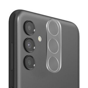 Module caméra triple noir mat d’un smartphone moderne au design élégant et sophistiqué.